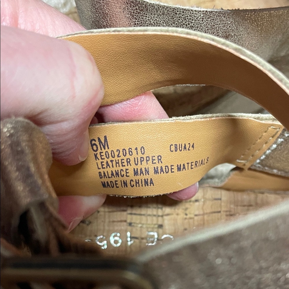 NEW Kork-Ease Metallic Gold Sandals Size 6 - Picture 6 of 6